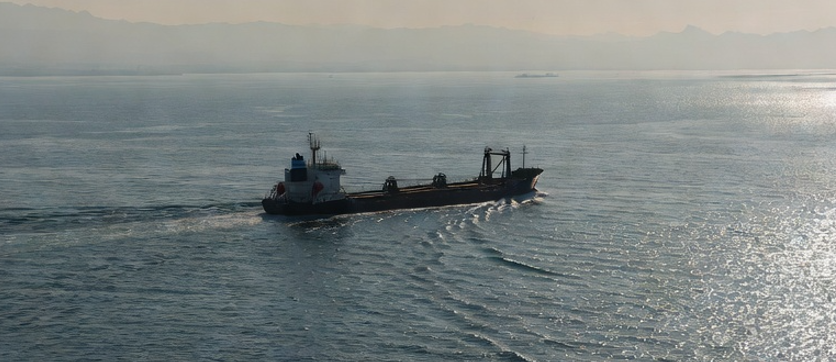 ホルムズ海峡封鎖とは？大学入試で押さえる政治経済の重要ポイント